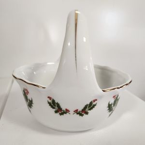 Kashima CHRISTMAS HOLLY 16oz Handled Bonbon Bowl Gold Trim Japan 3345-131